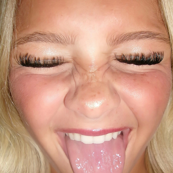 Flawless Volume Cluster Lashes™